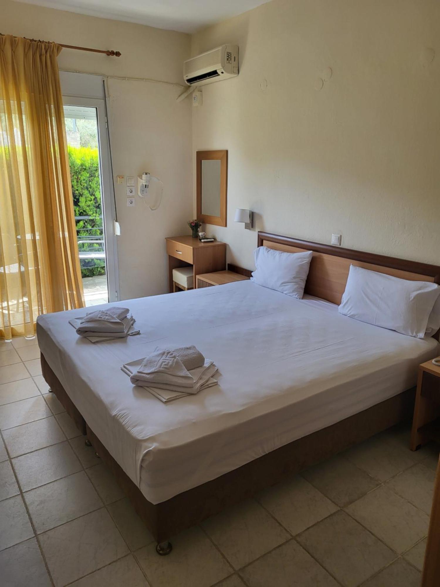 Vourvourou Hotel Luaran gambar